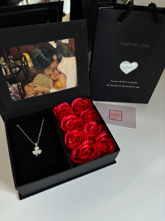 💝 Caja Forever Love